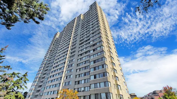 133 Torresdale AVE #904, Toronto C07, ON M2R 3T2