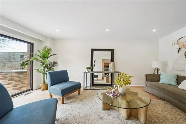 10 Laurie Shepway N/A, Toronto C15, ON M2J 1X6