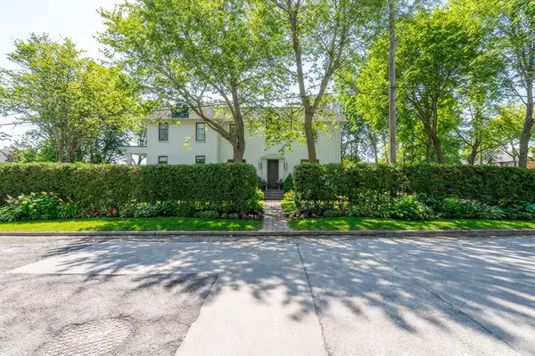 74 Esgore DR, Toronto C04, ON M5M 3R7