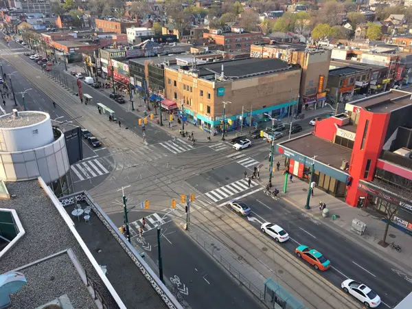 10 Willison SQ N #305, Toronto C01, ON M5T 0A8