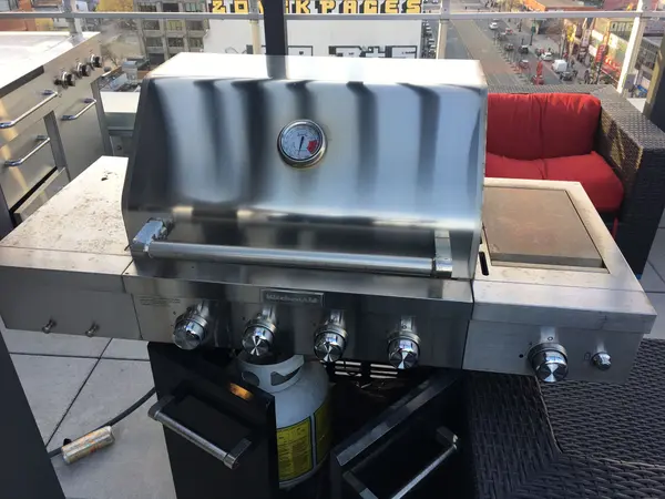 10 Willison SQ N #305, Toronto C01, ON M5T 0A8