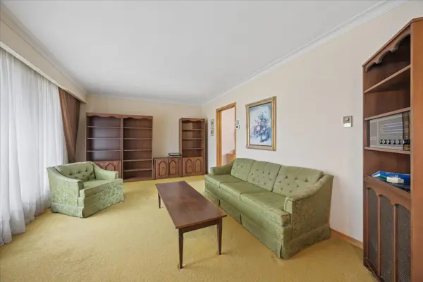 865 Regent DR, Oshawa, ON L1G 1J2