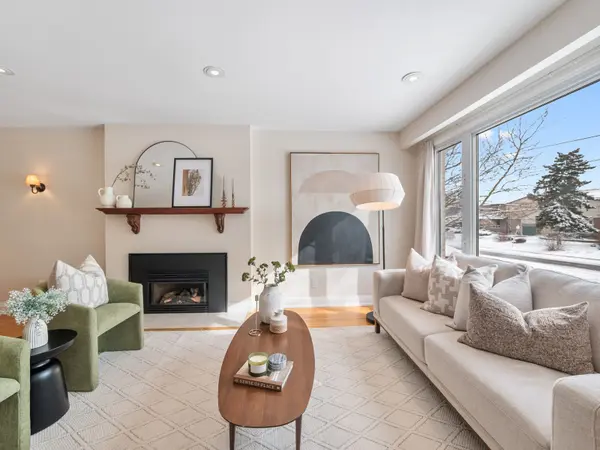 971 Essa CRES, Pickering, ON L1W 2J2