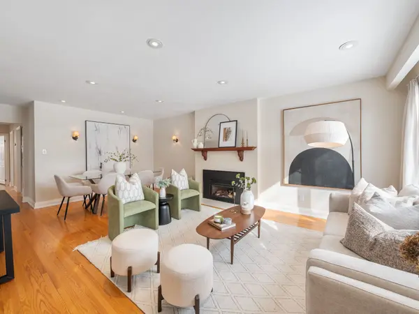 971 Essa CRES, Pickering, ON L1W 2J2