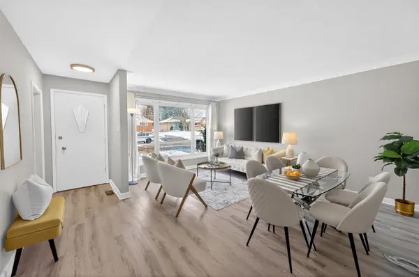 384 Elizabeth ST, Oshawa, ON L1J 5S8