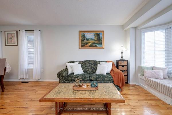 19 Bradbury CRES, Ajax, ON L1T 4H5