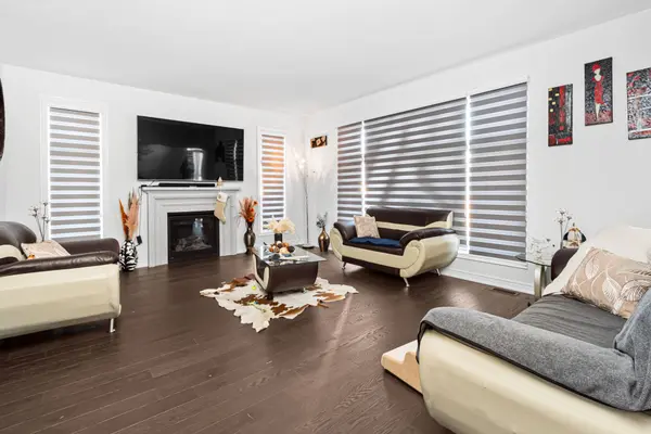 30 Sam Battaglia CRES, Georgina, ON L0E 1R0