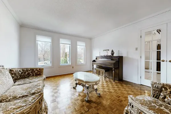 171 Villa Park DR, Vaughan, ON L4L 4E7