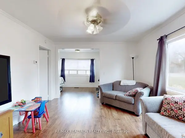 156 The Queensway ST S, Georgina, ON L4P 2A2