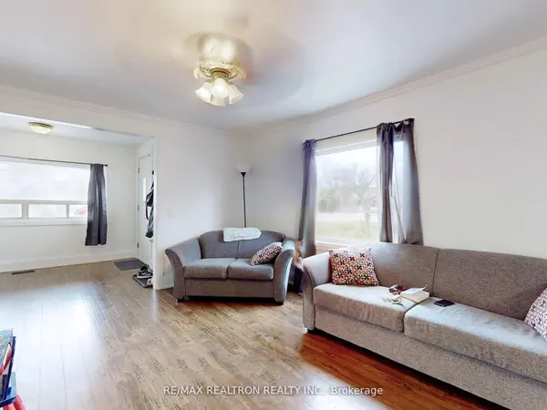 156 The Queensway ST S, Georgina, ON L4P 2A2