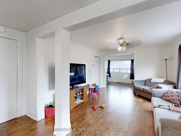 156 The Queensway ST S, Georgina, ON L4P 2A2