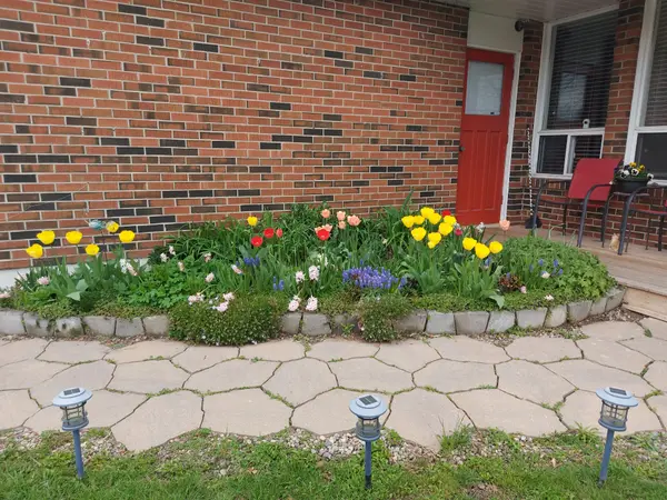 195 Ridge RD, Caledon, ON L7E 4V8