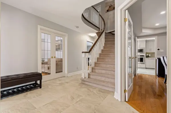 6760 Dillingwood DR, Mississauga, ON L5N 7A2