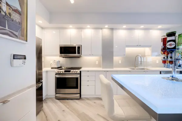 60 Absolute AVE #3601, Mississauga, ON L4Z 0A9