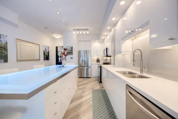 60 Absolute AVE #3601, Mississauga, ON L4Z 0A9