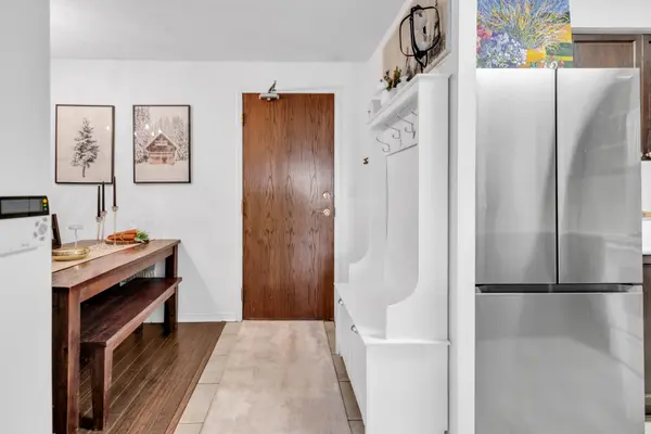 9 Michael Power PL #1105, Toronto W08, ON M9A 0A5