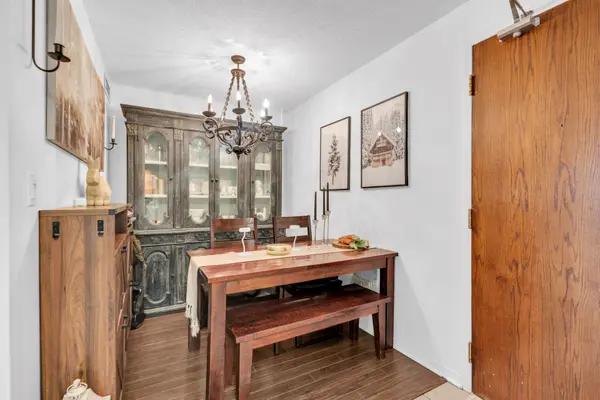 9 Michael Power PL #1105, Toronto W08, ON M9A 0A5