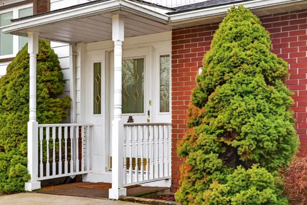 4 Mary AVE, Prince Edward County, ON K0K 3L0