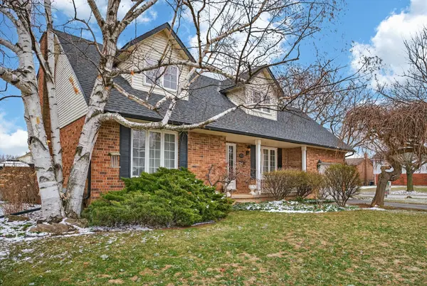 133 Central AVE, Grimsby, ON L3M 4Z3