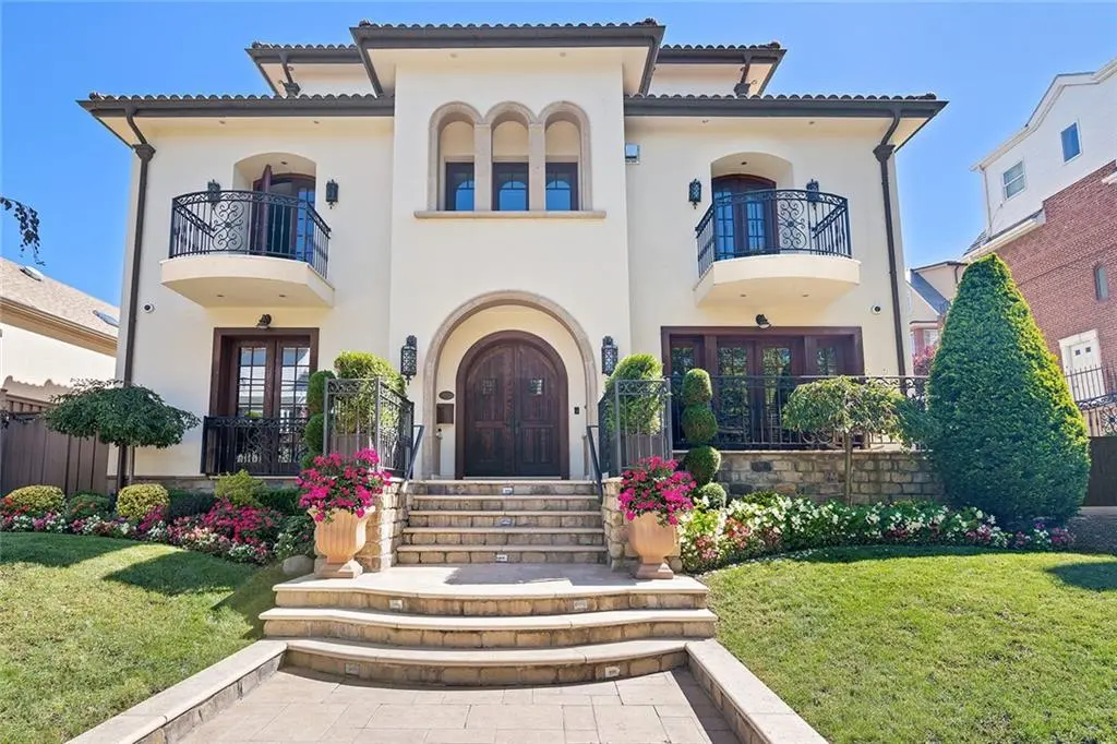 7921 Narrows AVE, Brooklyn, NY 11209