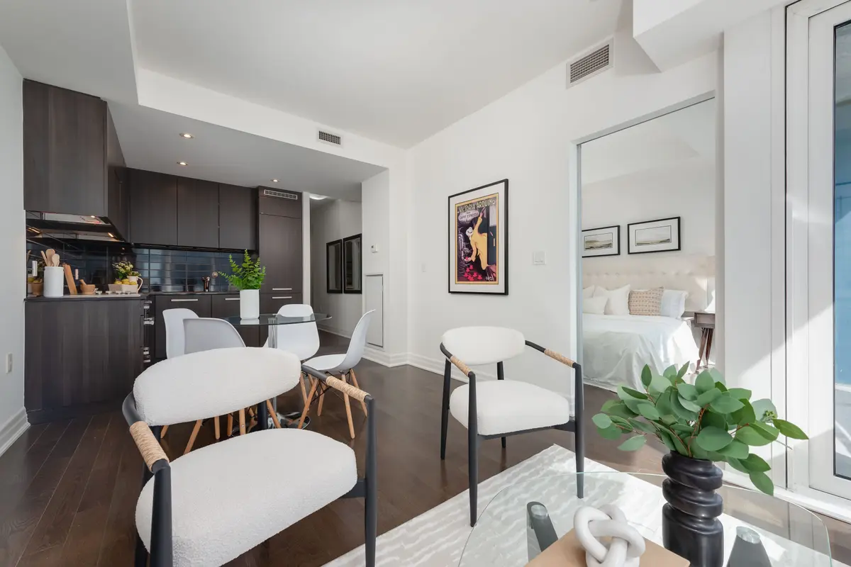 8 The Esplanade AVE #3212, Toronto C08, ON M5E 0A6