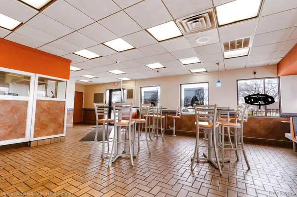 17431 DIX RD #1, Melvindale, MI 48122