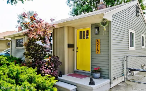 4217 Crooks RD, Royal Oak Charter Township, MI 48073