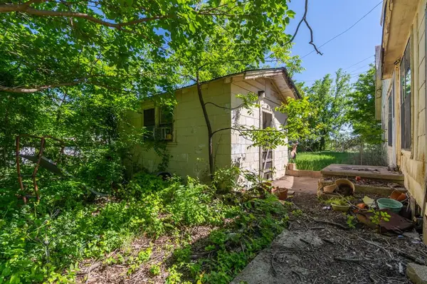 6630 Fm 183, Evant, TX 76525