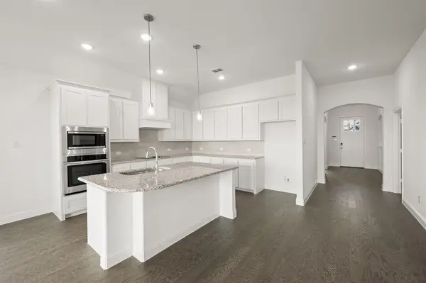 121 Grey Wolf Court, Godley, TX 76044