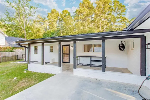 613 Northgate Drive, Lindale, TX 75771