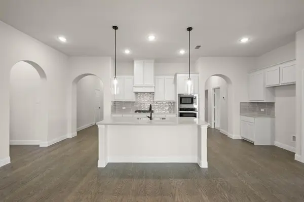 389 Paddle Boat Drive, Granbury, TX 76049