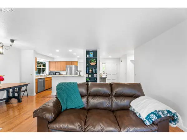 2052 SE 158TH LOOP, Vancouver, WA 98683