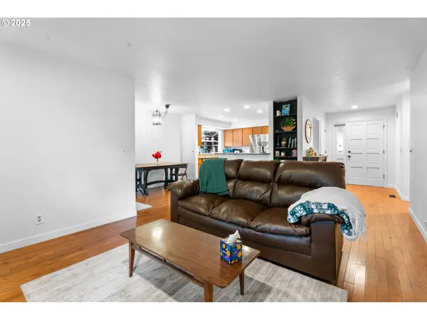 2052 SE 158TH LOOP, Vancouver, WA 98683