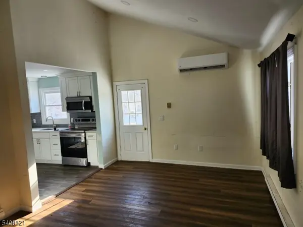 18 Mountainside Dr, Vernon Twp., NJ 07461