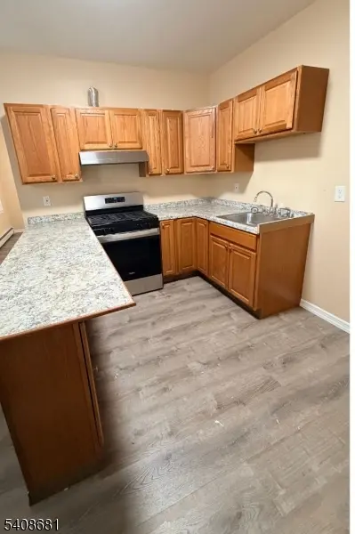 44 Hecker St, Newark City, NJ 07103