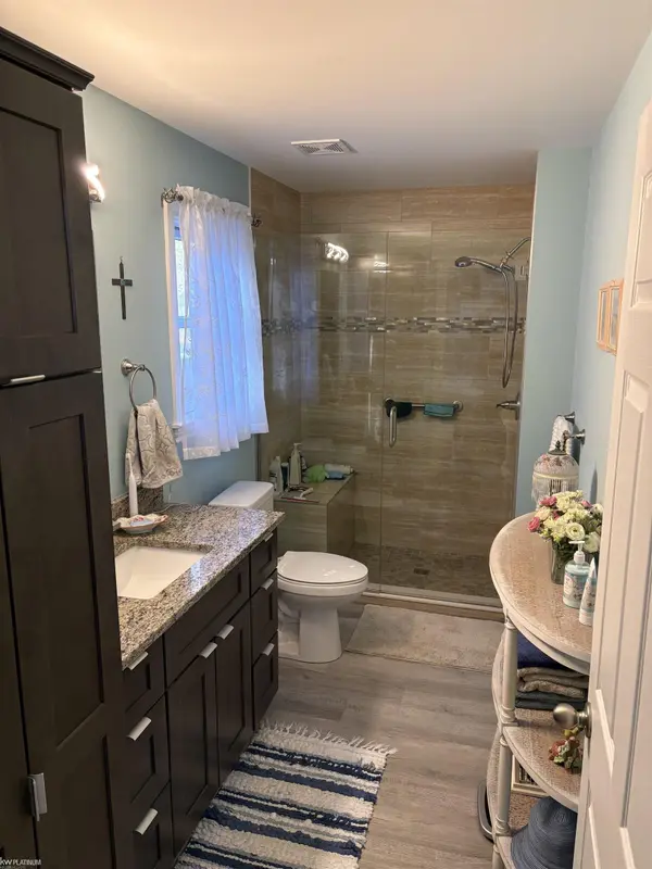 9309 Oakdale ST, Clay Twp, MI 48001