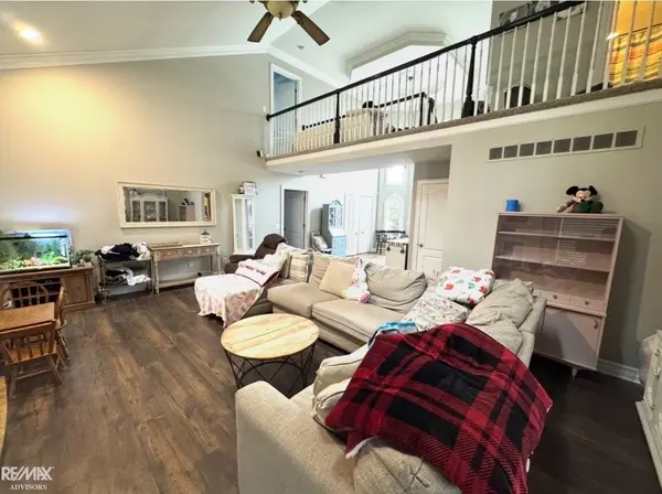 68135 Lake Angela DR, Richmond, MI 48062