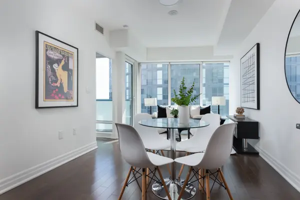 8 The Esplanade AVE #3212, Toronto C08, ON M5E 0A6