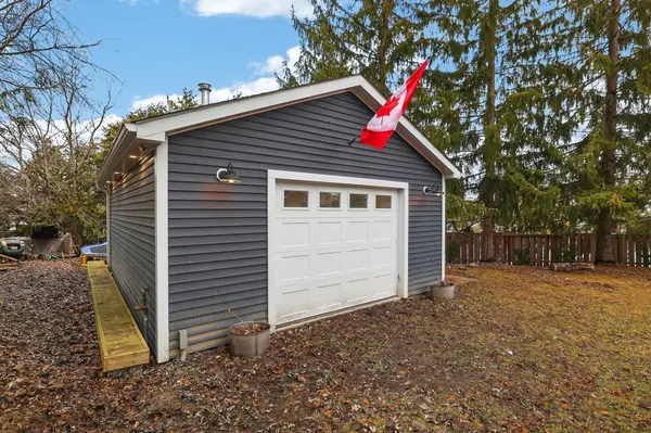 28 Pegg's CRES, East Gwillimbury, ON L9N 1B3