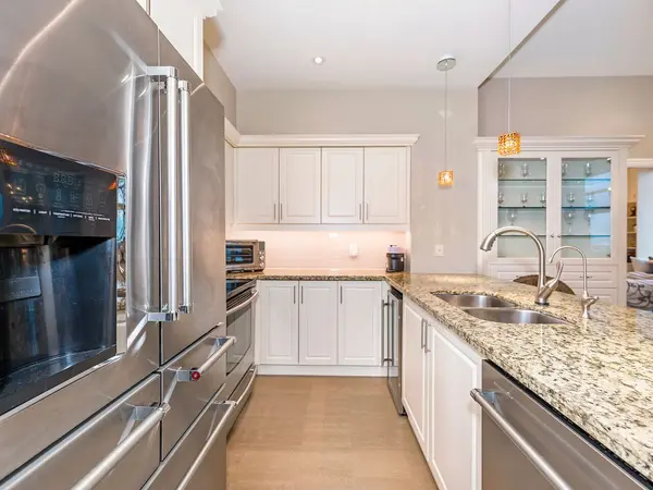 58 Marine Parade DR #410, Toronto W06, ON M8V 4G1