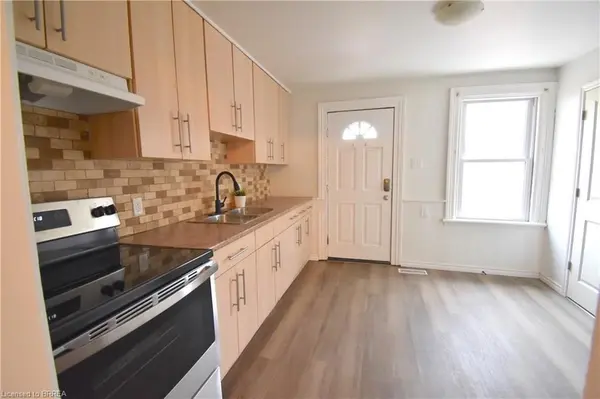 174 Darling ST #1, Brantford, ON N3S 3W6