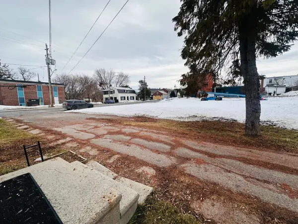 202 Bell ST, Arnprior, ON K7S 2R4