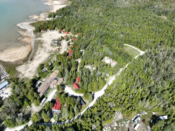 118 Resort RD, South Bruce Peninsula, ON N0H 2T0