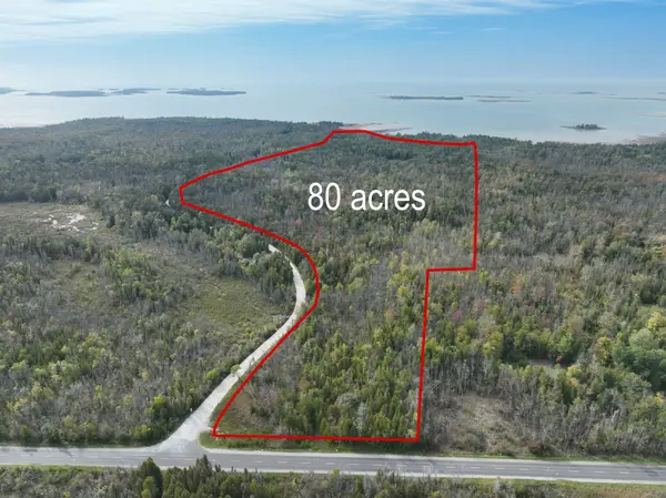 118 Resort RD, South Bruce Peninsula, ON N0H 2T0