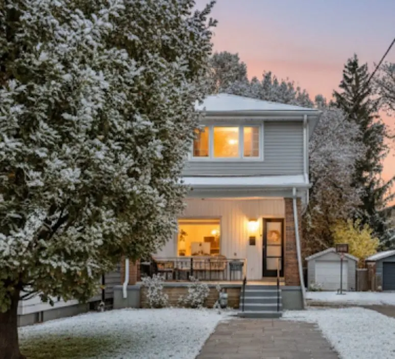 139 King Edward AVE, Toronto E03, ON M4C 5J7