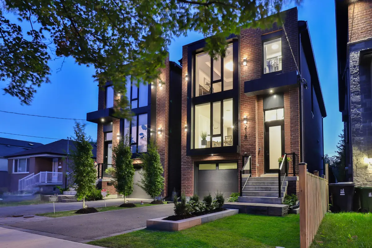 216 Delta ST, Toronto W06, ON M8W 4E6