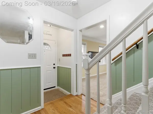 27320 Sunset BLVD E, Lathrupvillagecity_oakland, MI 48076