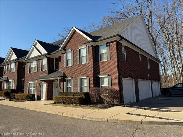 8455 Williamstown DR, Shelby Charter Township, MI 48316