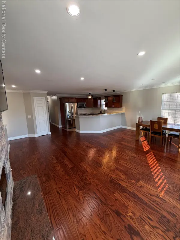 8455 Williamstown DR, Shelby Charter Township, MI 48316