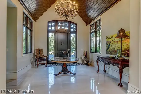 1286 Gray Fox Court, Howell, MI 48843